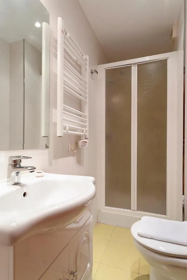 Apartment Genteel Home Martinez Campos Granada